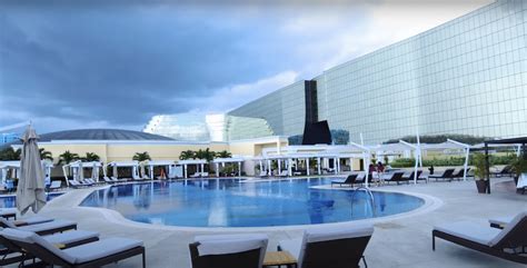 Okada Coral Wing Pool .